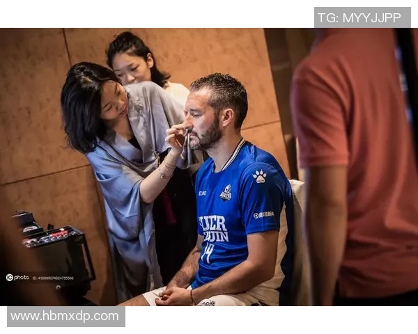 全球足球传奇云集,球场巨星汇聚一堂共谱荣耀新篇 全球足球传奇云集,球场巨星汇聚一堂共谱荣耀新篇