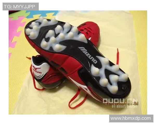 球星卡通周边足球：创新设计引领潮流 球迷必备的个性化收藏品